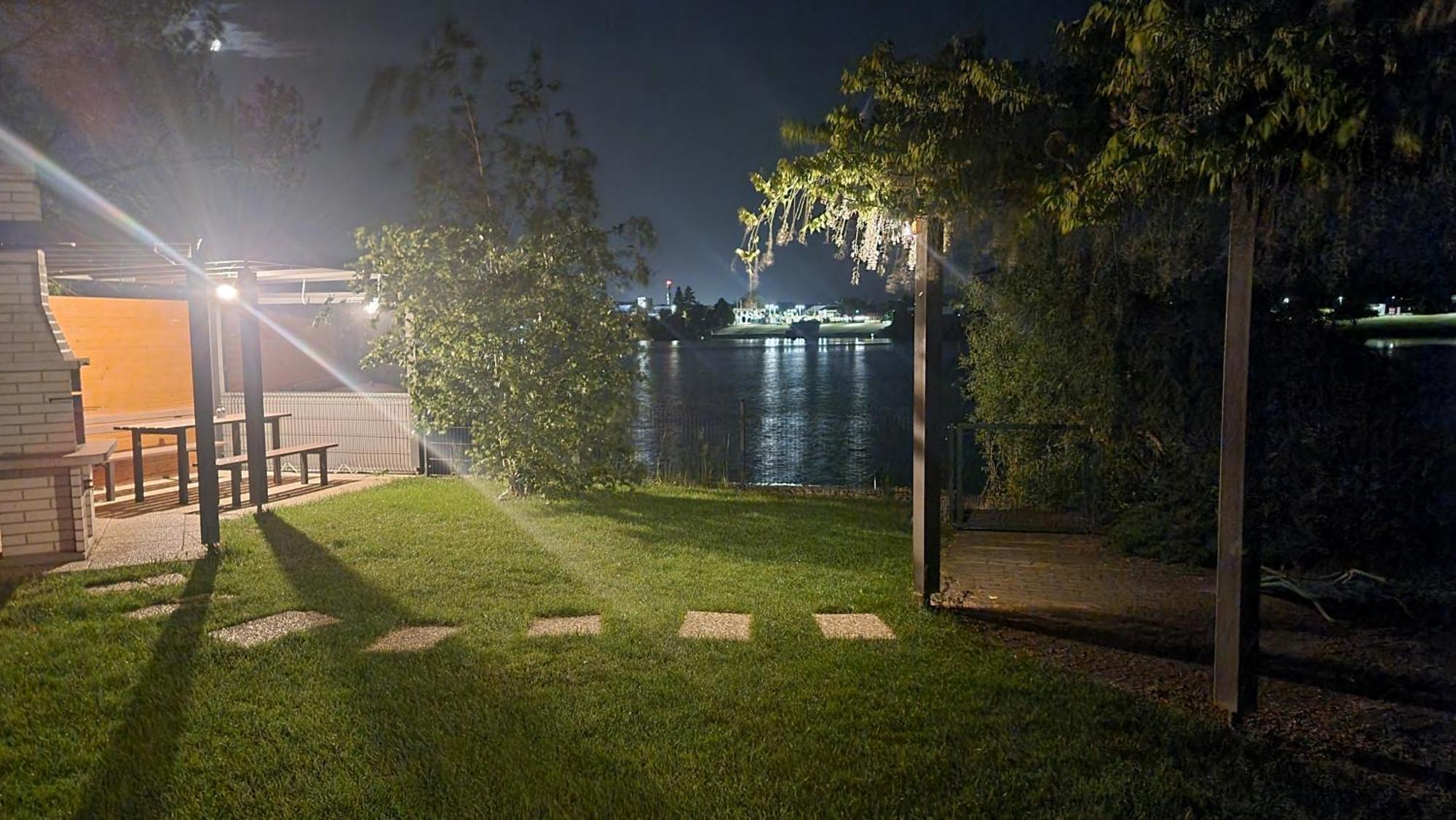 Topsenec-Lakeside Home エクステリア 写真